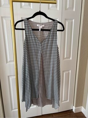 BCBGeneration Grey Patterned Sleeveless V-Neck Tunic, Boho, Summer, Flowy